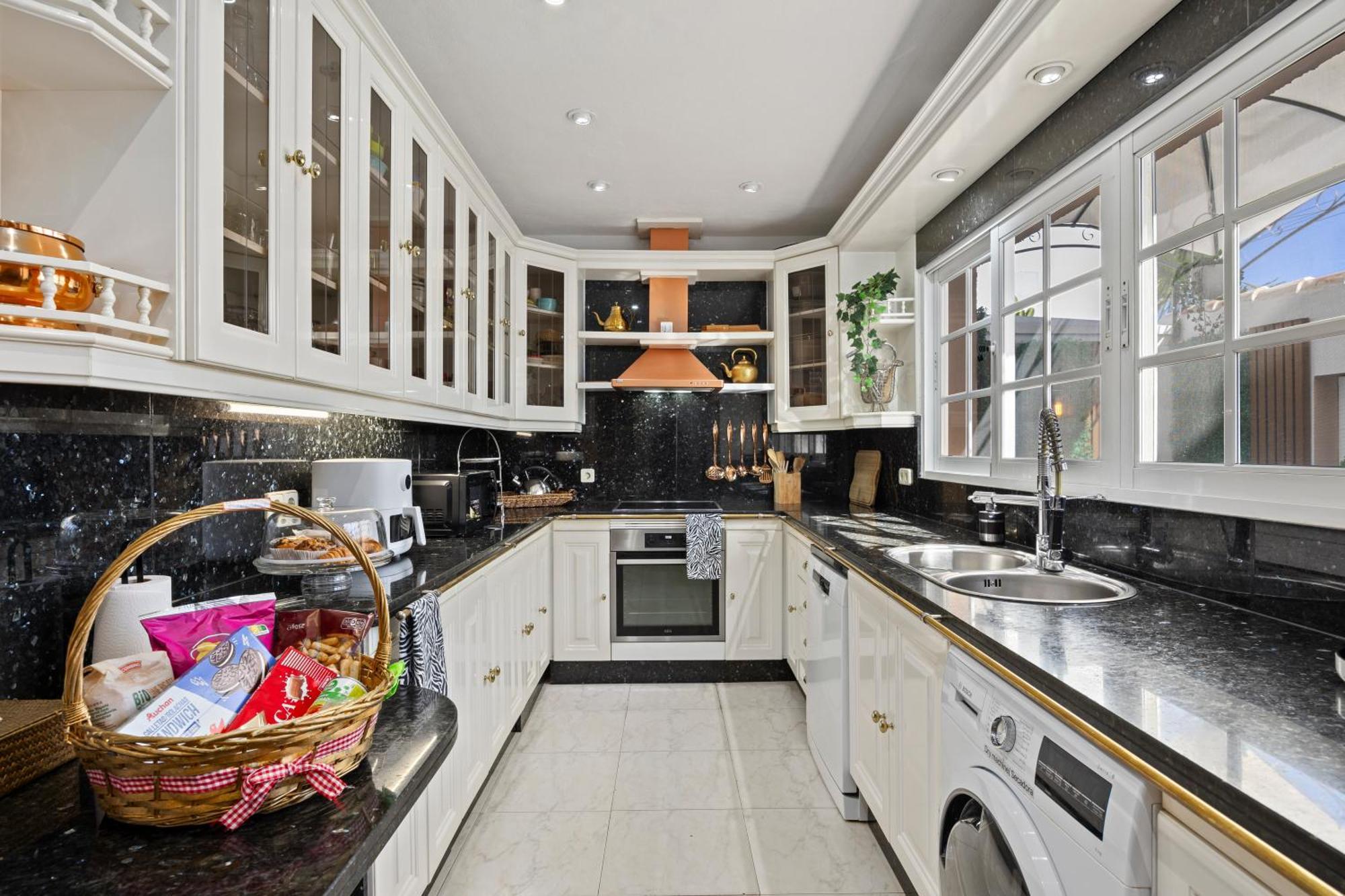 Villa Casacara Marbella Beachside Costabella -Spain 외부 사진