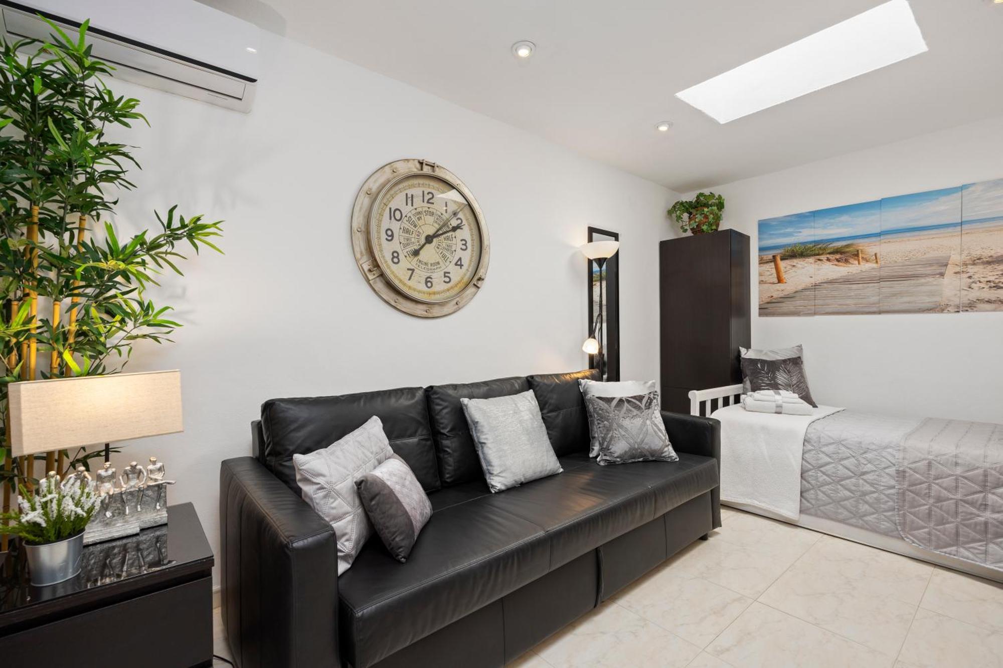 Villa Casacara Marbella Beachside Costabella -Spain 외부 사진