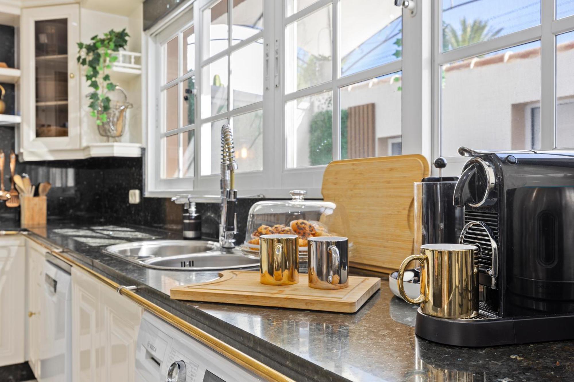 Villa Casacara Marbella Beachside Costabella -Spain 외부 사진